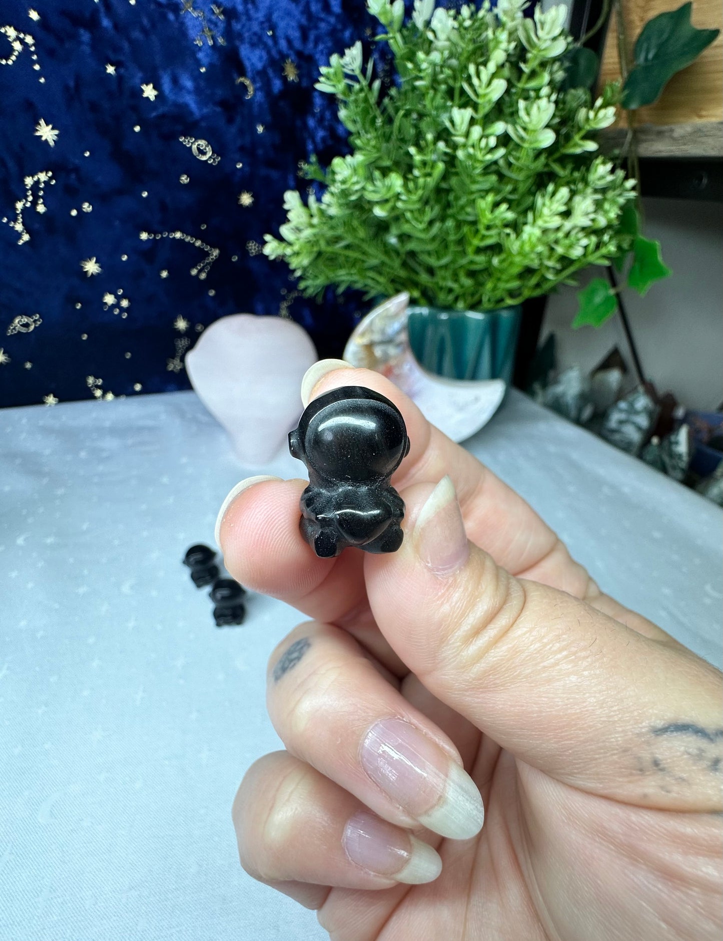 Mini Obsidian Astronaut Carving